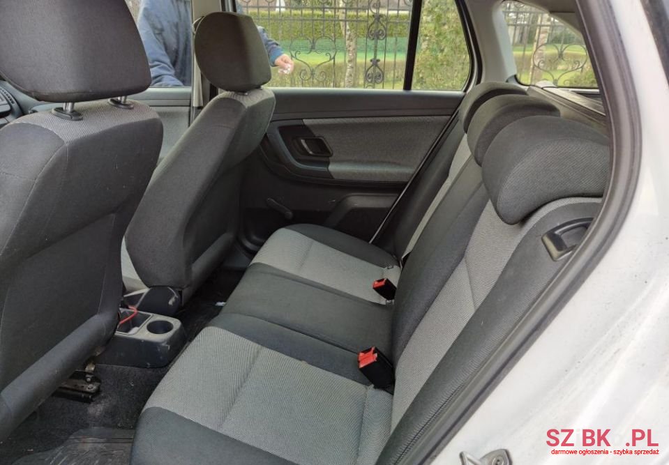 2011' Skoda Fabia photo #5