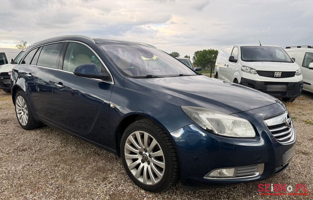2011' Opel Insignia photo #2