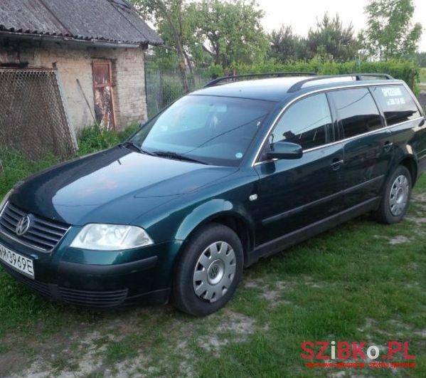 2001' Volkswagen Passat photo #1