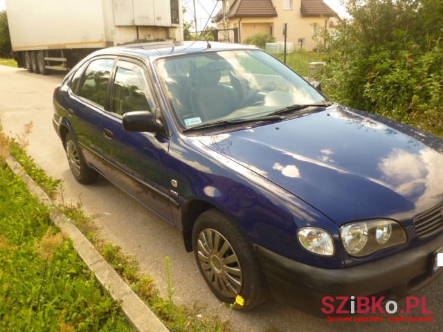 2000' Toyota Corolla photo #1