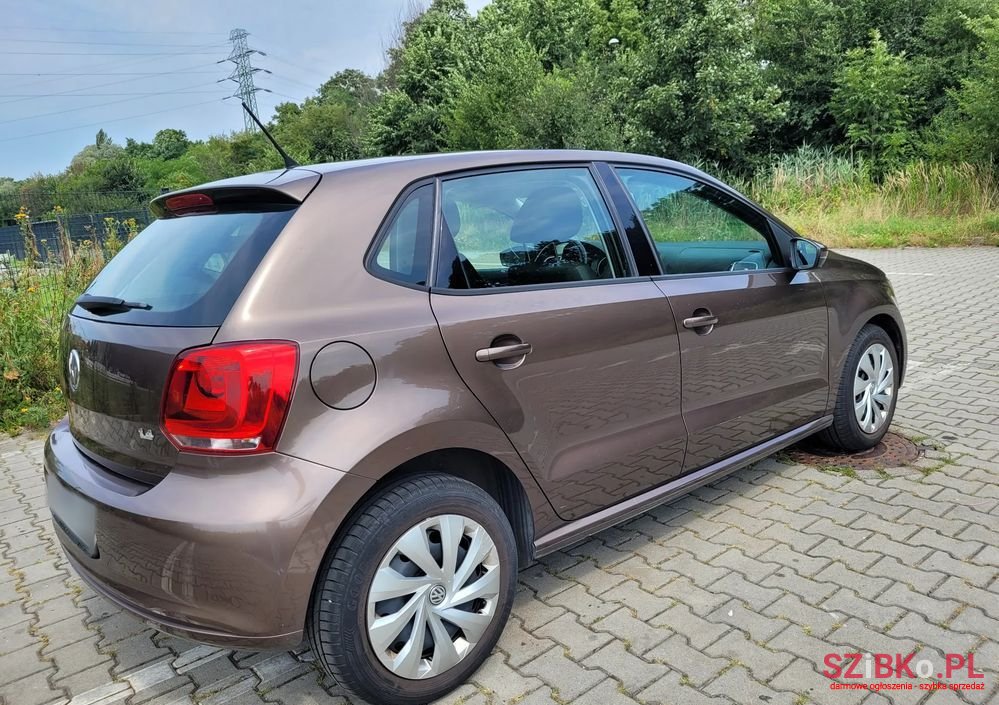2013' Volkswagen Polo photo #4