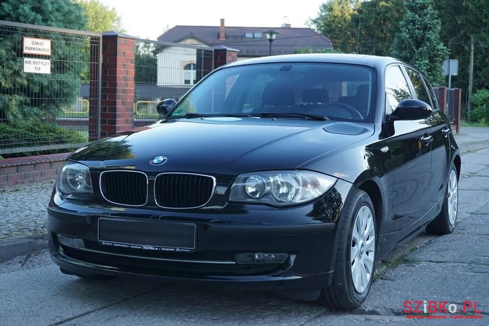 2009' BMW 1 Series photo #6