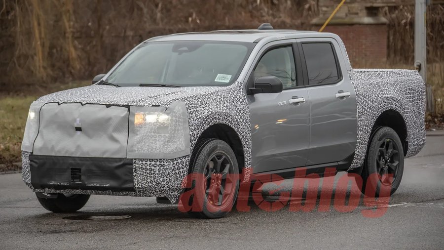 2025 Ford Maverick spied with new off-road tires, bigger screen