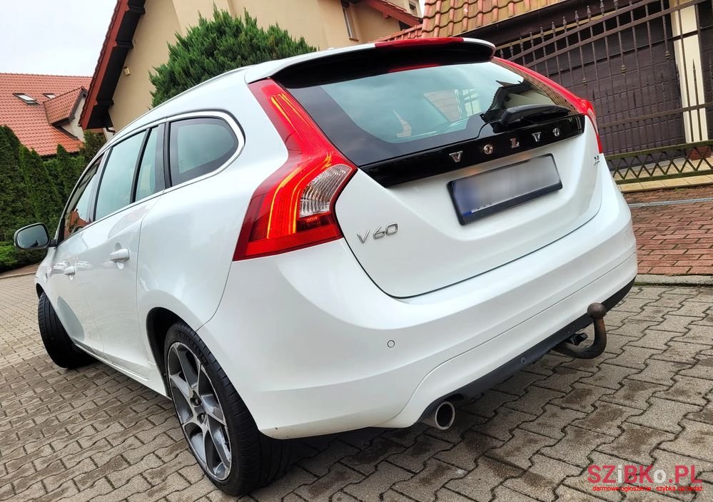 2016' Volvo V60 photo #2