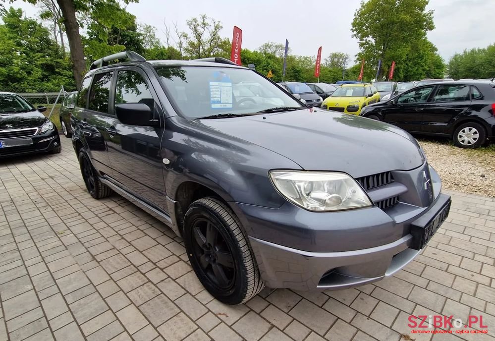 2007' Mitsubishi Outlander 2.0 Comfort photo #3