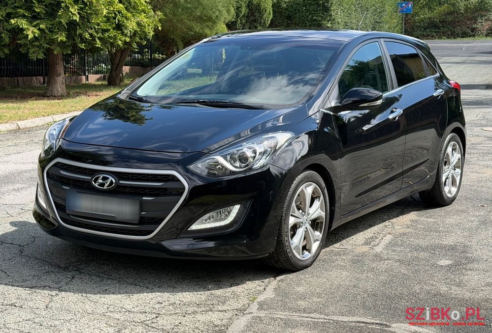 2015' Hyundai i30 1.6 Gdi Premium photo #2