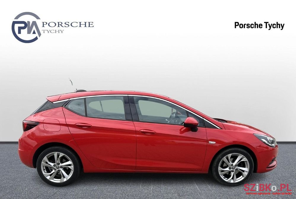 2017' Opel Astra photo #3