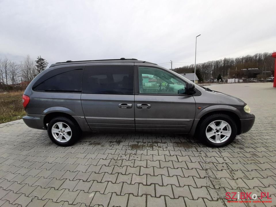 2004' Chrysler Grand Voyager photo #6