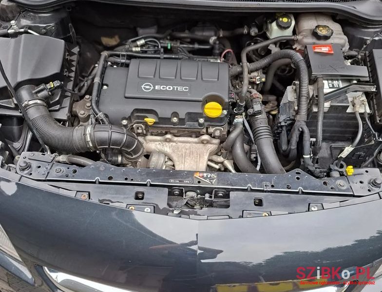 2014' Opel Astra photo #4