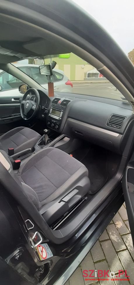 2007' Volkswagen Jetta photo #3