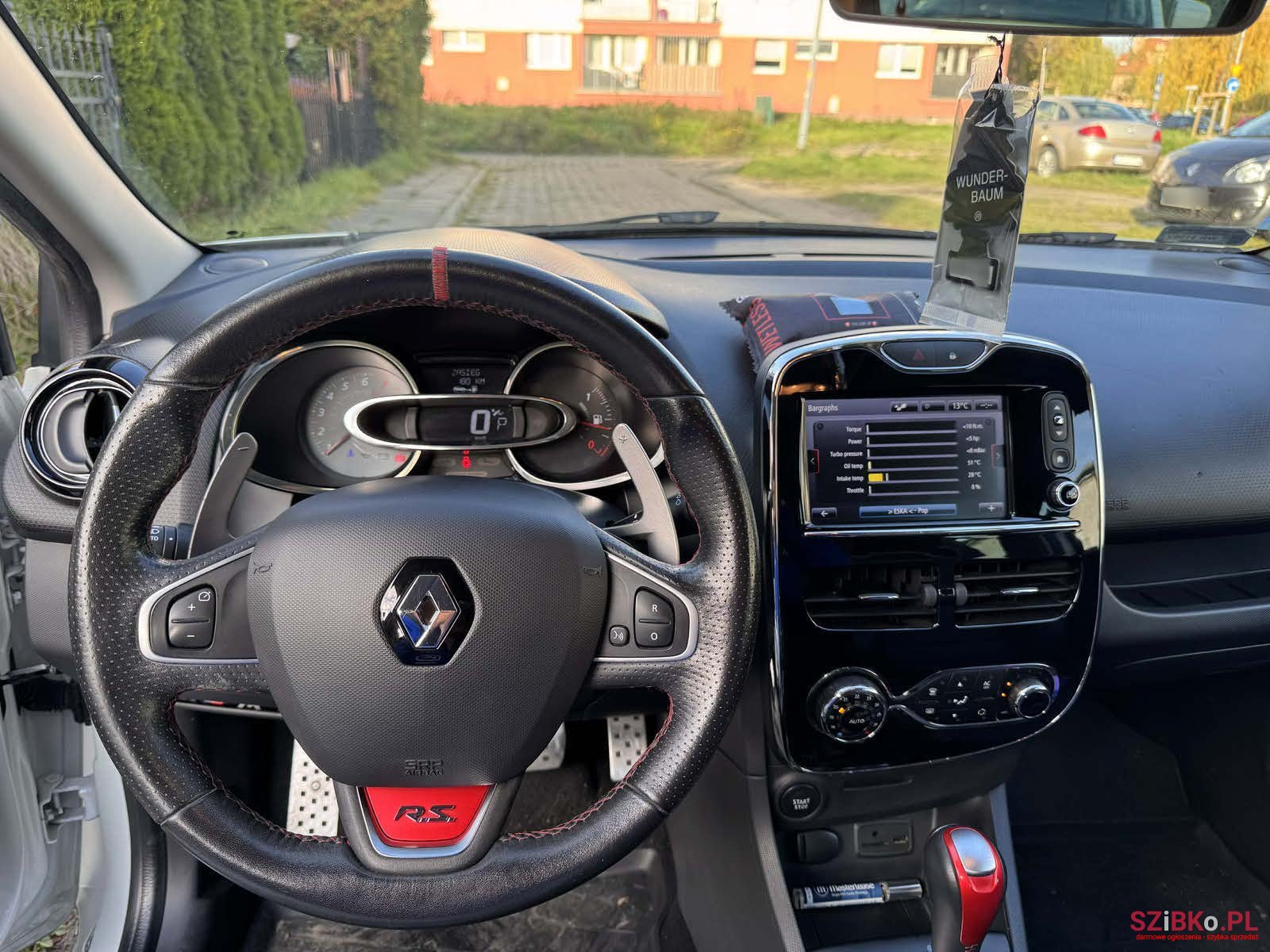 2014' Renault Clio IV RS photo #5