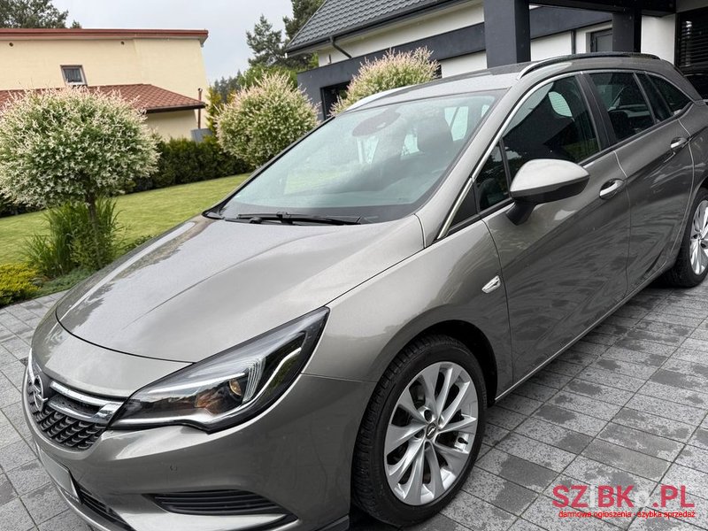 2017' Opel Astra 1.4 Turbo Innovation photo #1