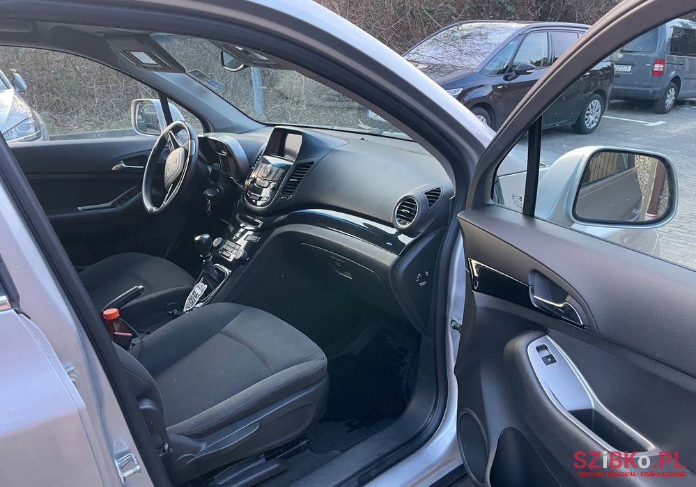 2013' Chevrolet Orlando photo #6