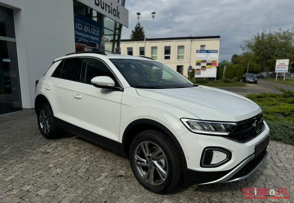 2024' Volkswagen T-Roc photo #4