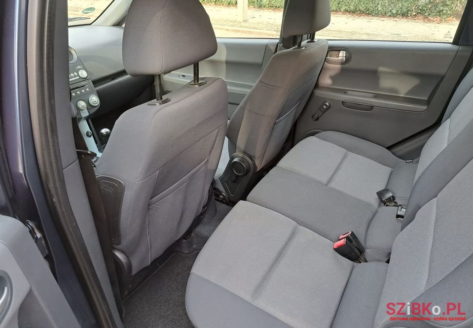 2006' Mitsubishi Colt photo #6