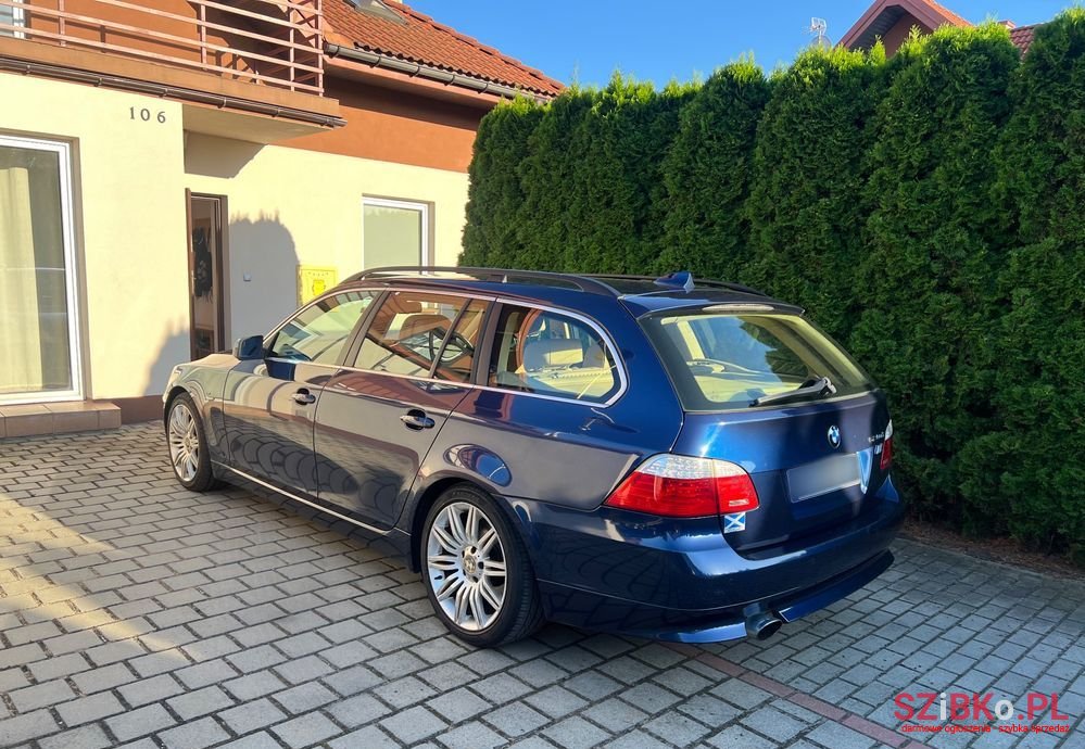 2008' BMW 5 Series 520D photo #2
