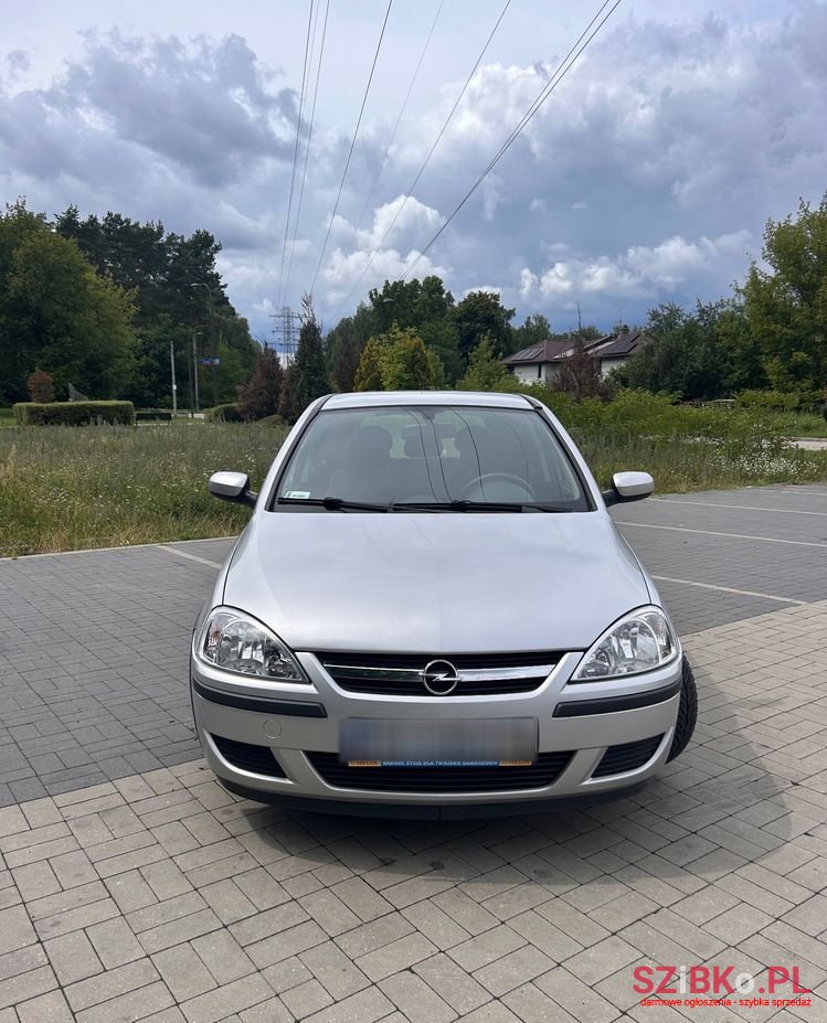 2005' Opel Corsa 1.2 16V Cosmo photo #2