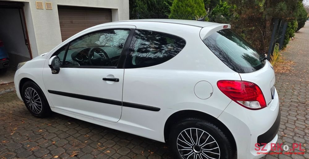 2009' Peugeot 207 photo #6