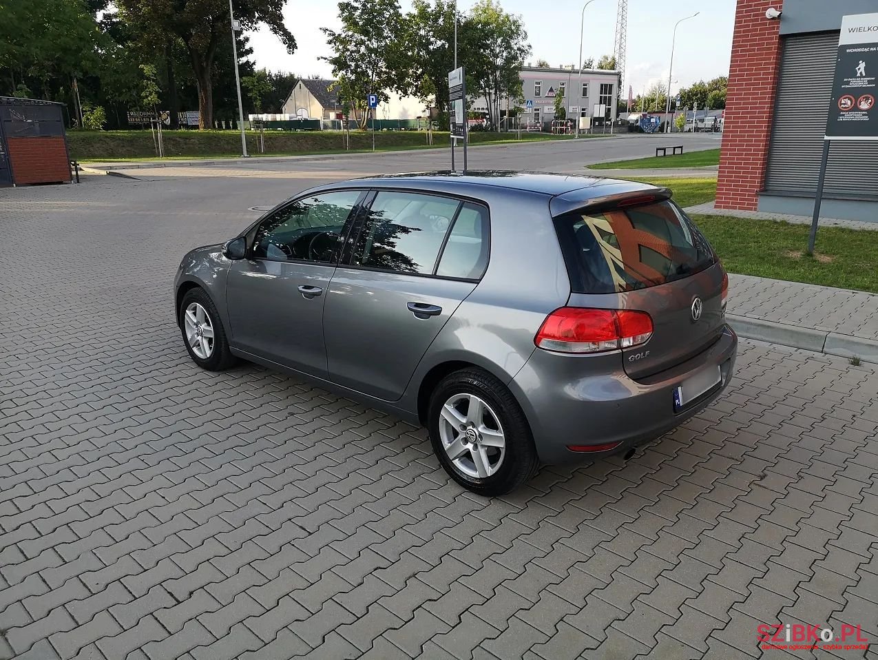 2010' Volkswagen Golf photo #5
