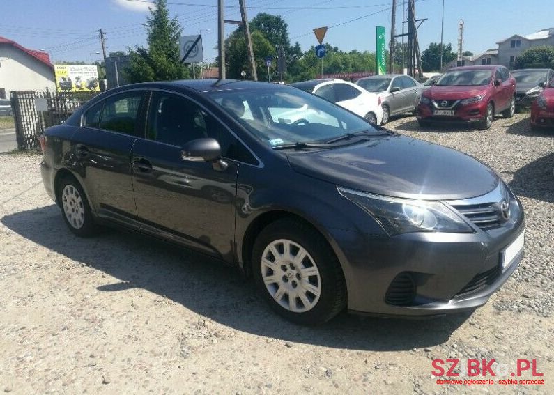 2012' Toyota Avensis photo #1