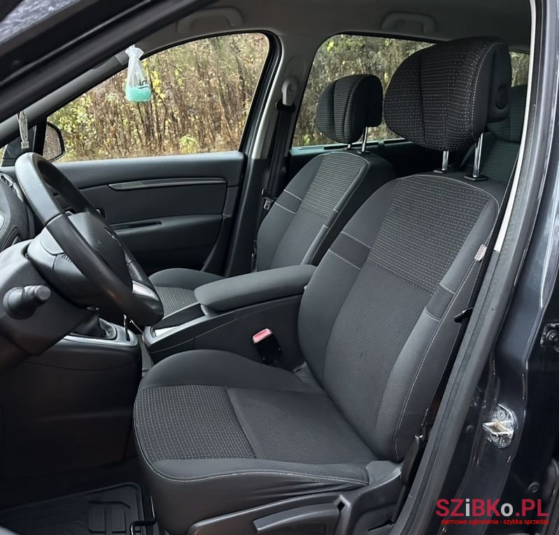 2009' Renault Grand Scenic photo #6