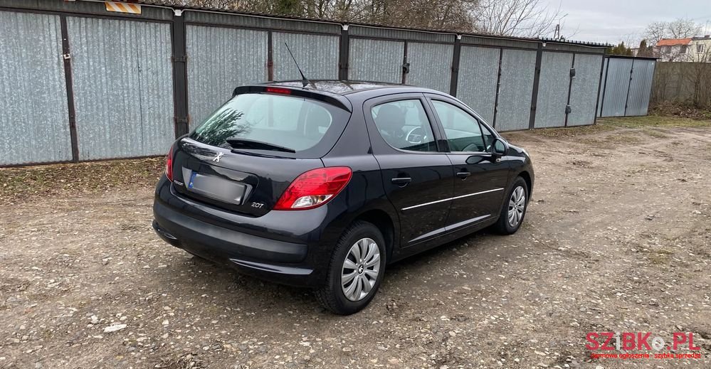 2011' Peugeot 207 1.4 Presence photo #4