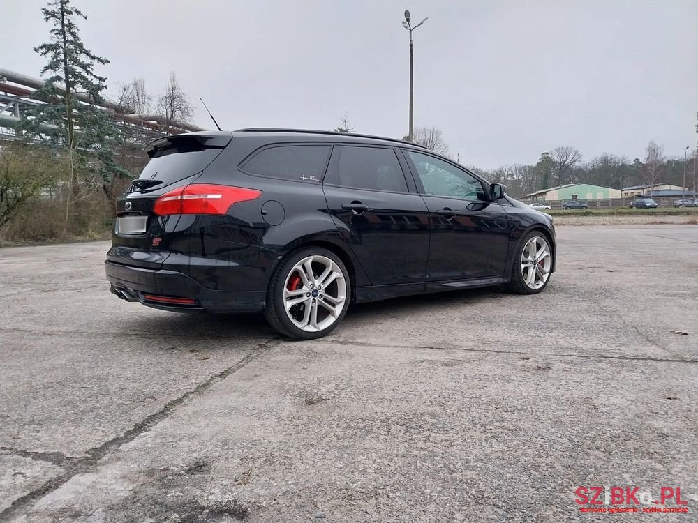 2016' Ford Focus photo #6