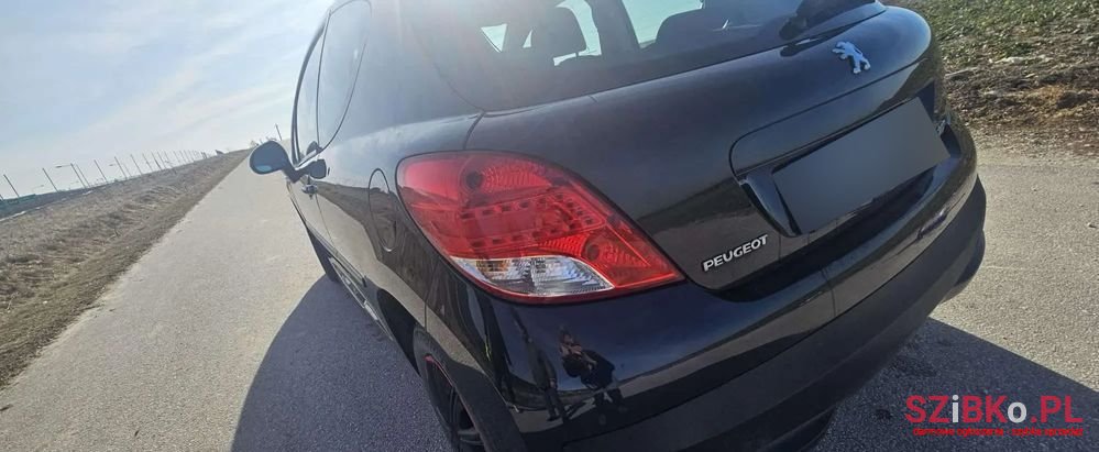 2010' Peugeot 207 1.4 16V Trendy photo #4