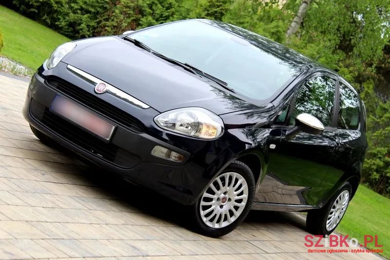 2010' Fiat Punto Evo photo #2
