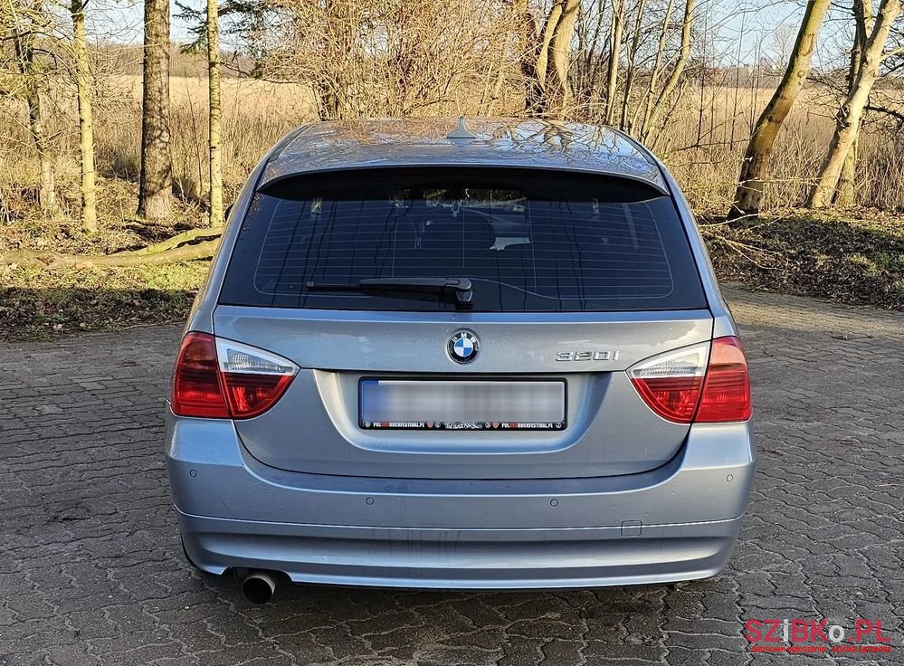 2006' BMW 3 Series 320I photo #4