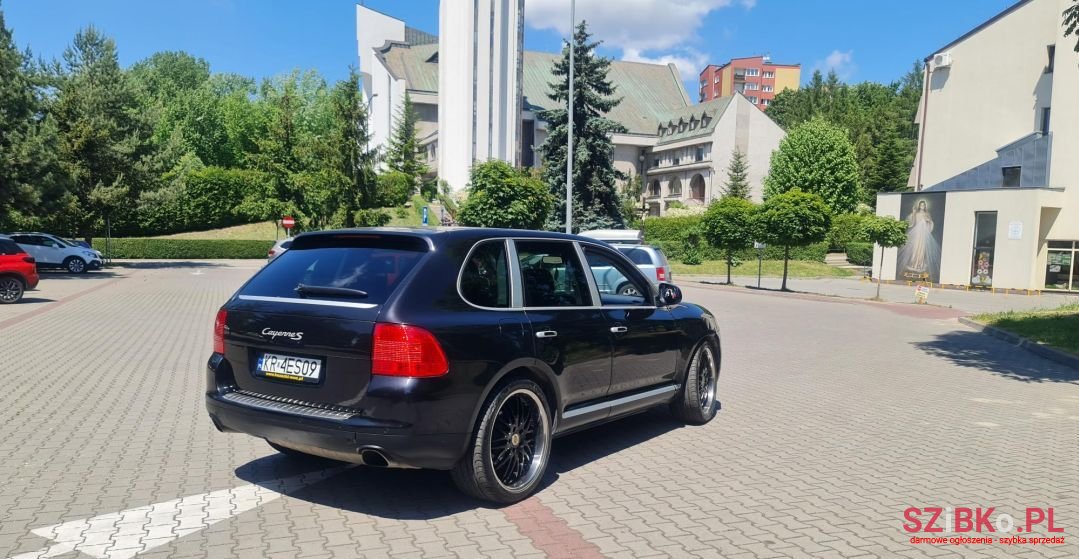 2005' Porsche Cayenne photo #3