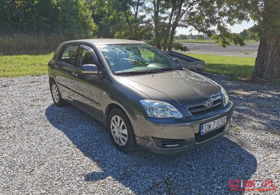 2005' Toyota Corolla photo #1