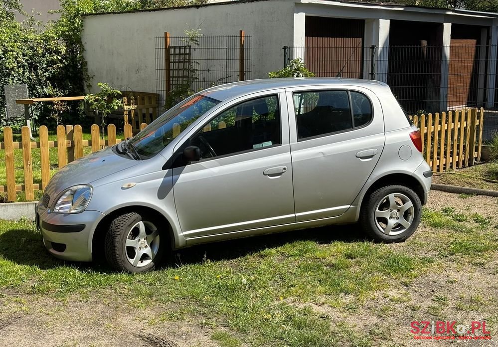 2004' Toyota Yaris photo #4