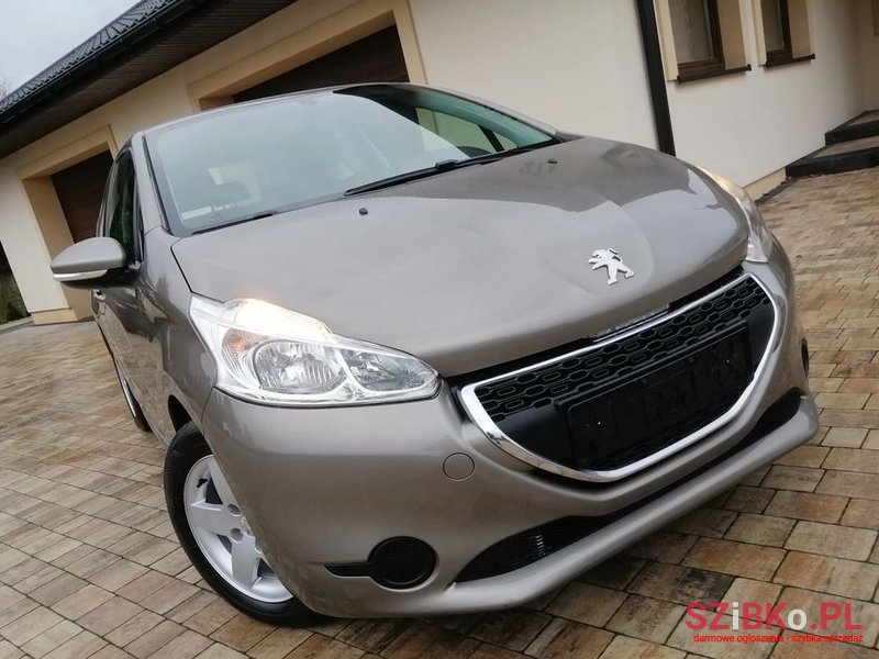 2013' Peugeot 208 photo #2
