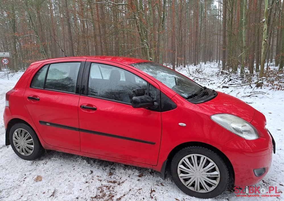 2009' Toyota Yaris 1.33 Luna photo #6