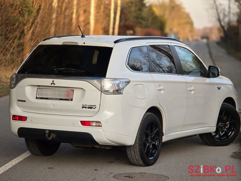 2014' Mitsubishi Outlander photo #3