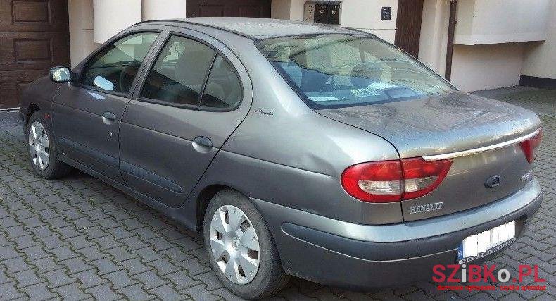 2002' Renault Megane photo #1