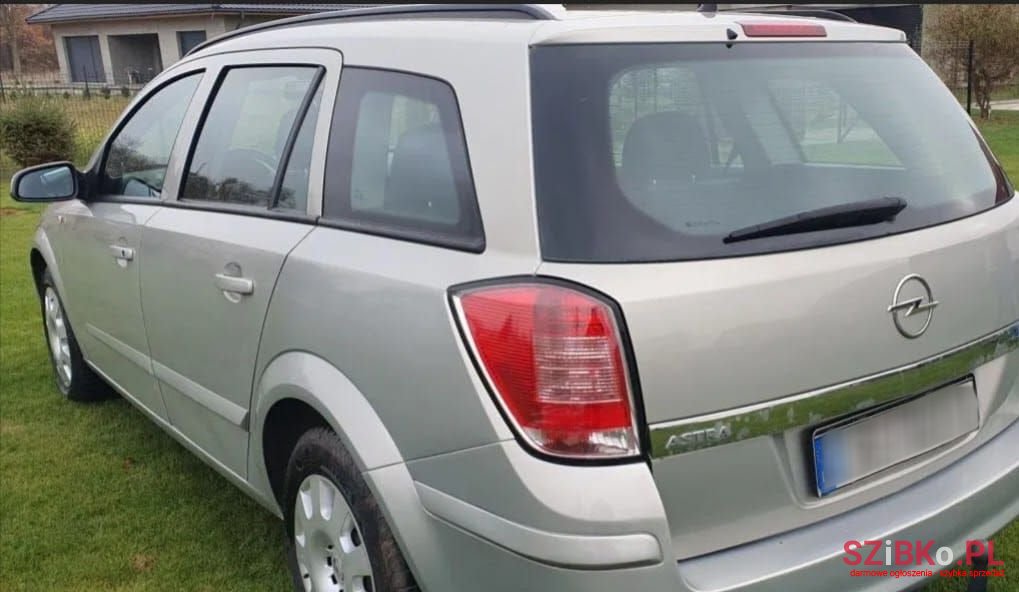 2008' Opel Astra photo #3