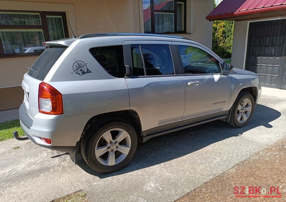 2011' Jeep Compass photo #3