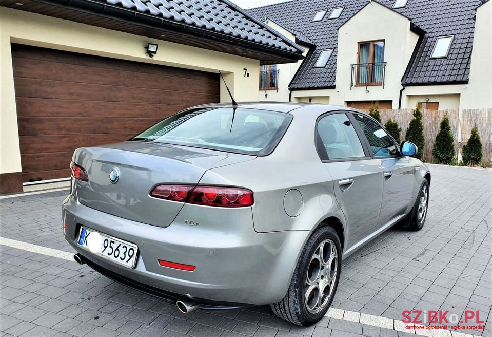 2006' Alfa Romeo 159 photo #2