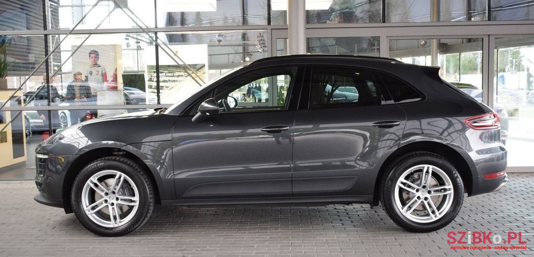 2017' Porsche Macan photo #4