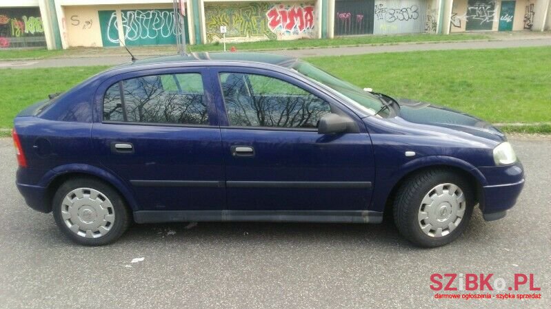 2008' Opel Astra photo #2