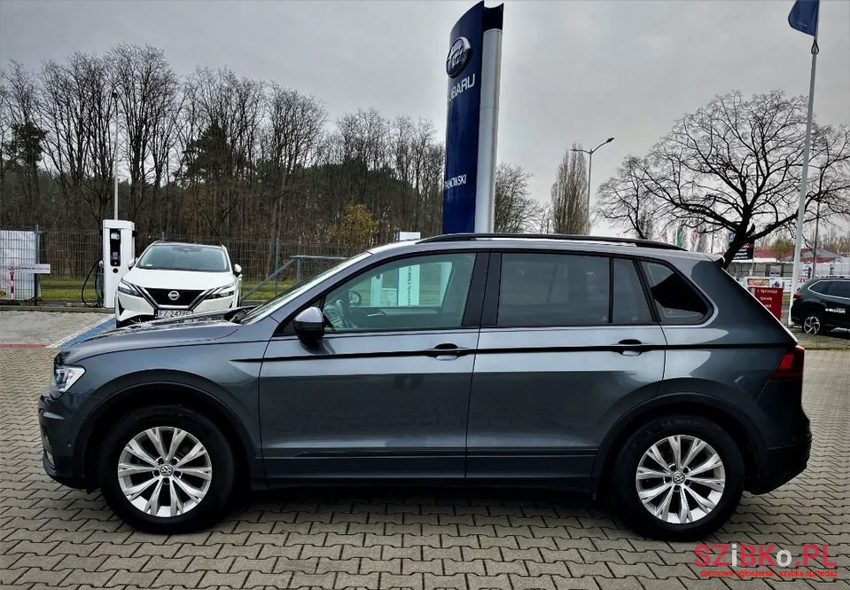 2017' Volkswagen Tiguan photo #4