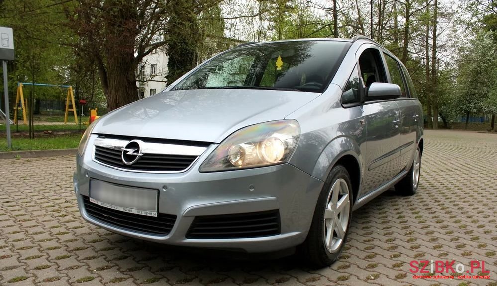 2006' Opel Zafira 1.9 Cdti Elegance photo #3