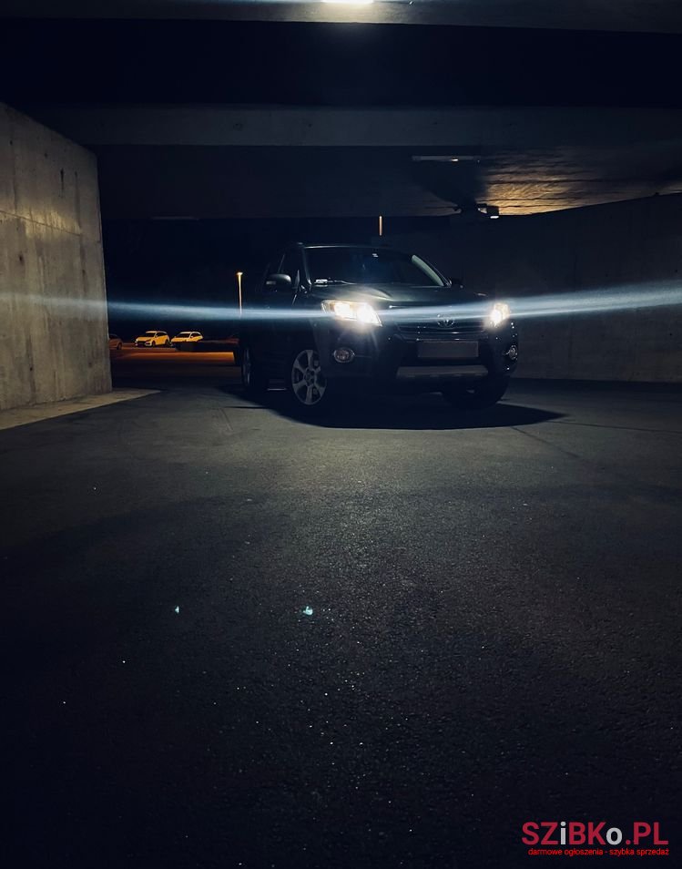 2010' Toyota RAV4 photo #2