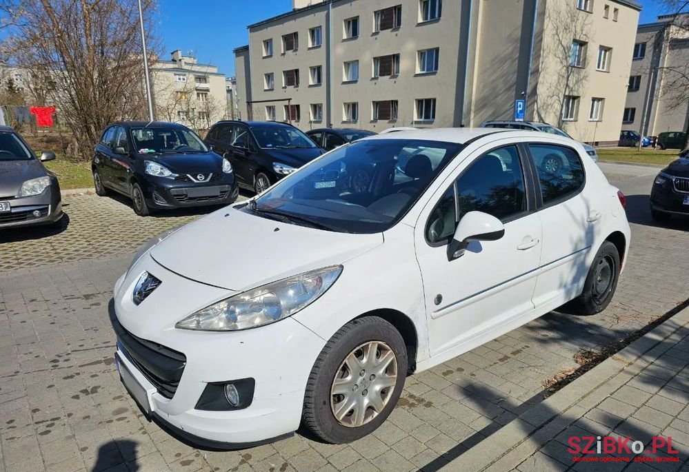 2012' Peugeot 207 photo #3