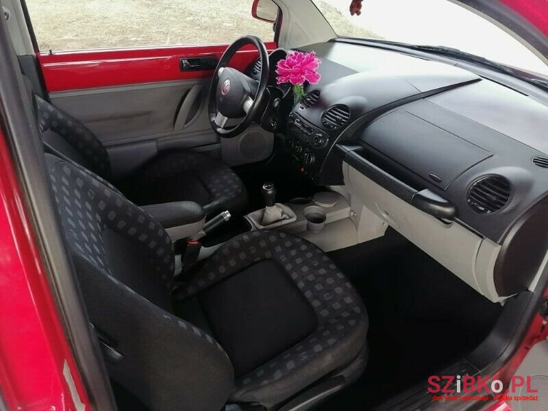 2000' Volkswagen New Beetle photo #6