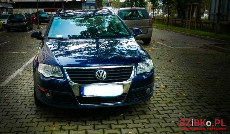 2010' Volkswagen Passat photo #3