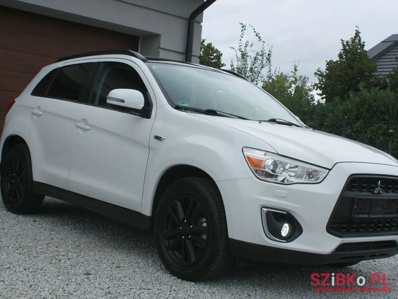 2014' Mitsubishi ASX photo #3