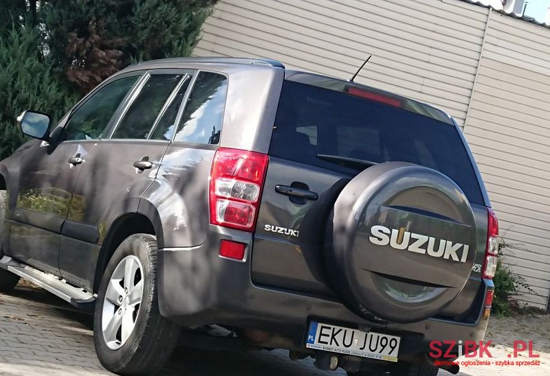2010' Suzuki Grand Vitara photo #6